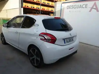 Veículo de Sucata peugeot 208 1.6 e-hdi fap do ano 2001 alimentado 9hd