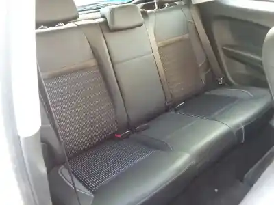 Veículo de Sucata peugeot 208 1.6 e-hdi fap do ano 2001 alimentado 9hd