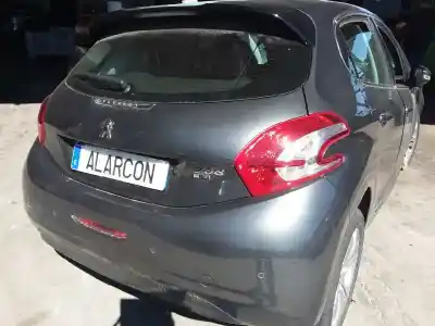 Vehículo de desguace PEUGEOT 208 1.6 16V HDi FAP del año 2001 con motor 9HP