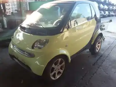 Sloopvoertuig smart coupe 0.7 turbo cat van het jaar 2004 aangedreven 160910