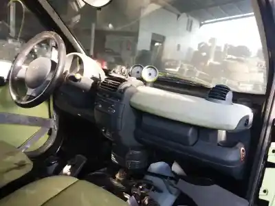Sloopvoertuig smart coupe 0.7 turbo cat van het jaar 2004 aangedreven 160910