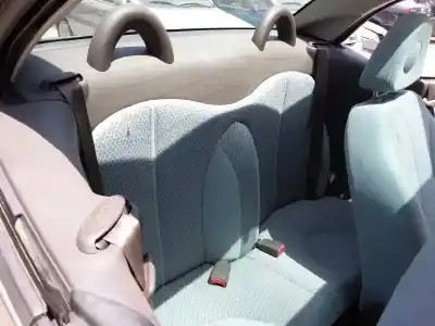 Veicolo di demolizione nissan micra 1.6 16v dell'anno 2001 alimentato hr16de