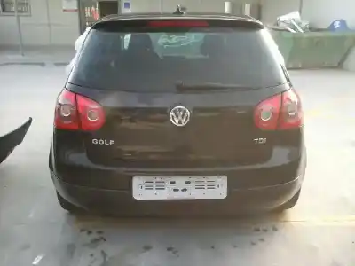 Sloopvoertuig volkswagen golf v berlina (1k1) 1.9 tdi van het jaar 2001 aangedreven bls
