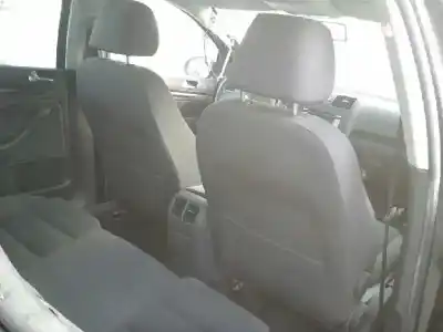 Sloopvoertuig volkswagen golf v berlina (1k1) 1.9 tdi van het jaar 2001 aangedreven bls