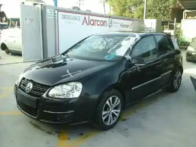 Sloopvoertuig volkswagen golf v berlina (1k1) 1.9 tdi van het jaar 2001 aangedreven bls