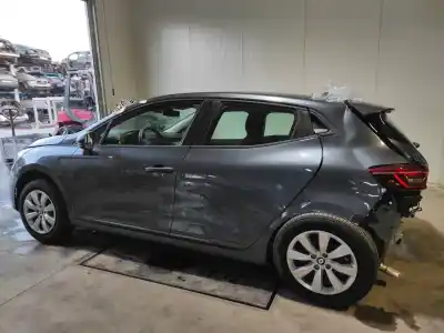 Véhicule à la ferraille renault                                            clio v                                                                                                                                                                                                                                                     1.0 sce                                                                                                                                                                                                                                                    de l'année 2021 alimenté b4d419