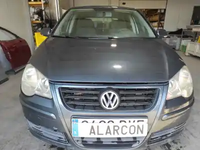 Vehículo de desguace VOLKSWAGEN POLO (9N3) 1.4 TDI del año 2006 con motor BNM