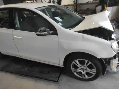 Vehículo de desguace volkswagen golf vi 1.4 16v del año 2001 con motor cgga