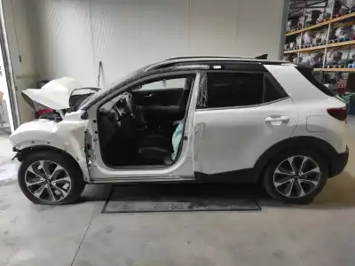 Veículo de Sucata kia stonic 1.6 crdi do ano 2001 alimentado 