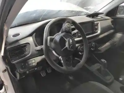 Veículo de Sucata kia stonic 1.6 crdi do ano 2001 alimentado 