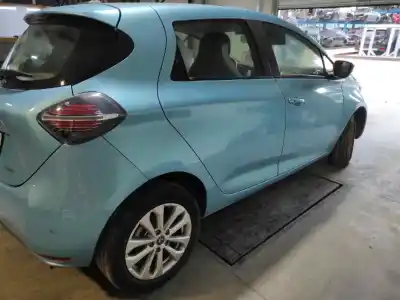 Véhicule à la ferraille renault                                            zoe                                                                                                                                                                                                                                                        eléctrico bfmd 5aq 605                                                                                                                                                                                                                                     de l'année 2001 alimenté 