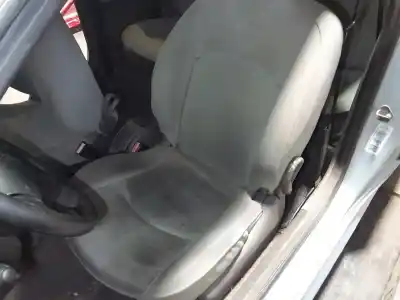 Vehicul casat peugeot 206 4-trg. 1.4 al anului 2004 alimentat 8hx