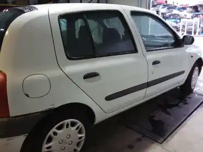 Scrapping Vehicle renault   of the year 2001 powered 
