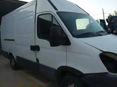 Veículo de Sucata iveco daily pr 2.3 diesel cat do ano 2011 alimentado 