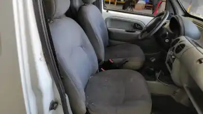 Здавання транспортного засобу renault kangoo (f/kc0) authentique року 2002 потужний  Здавання транспортного засобу renault kangoo (f/kc0) authentique року 2002 потужний