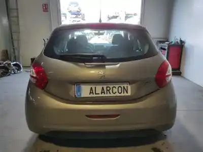 Veículo de Sucata peugeot 208 access do ano 2013 alimentado 8hr