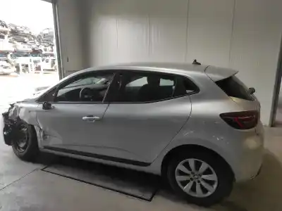 Sloopvoertuig renault                                            clio v                                                                                                                                                                                                                                                     edition one                                                                                                                                                                                                                                                van het jaar 2022 aangedreven h4de470 / h4d470