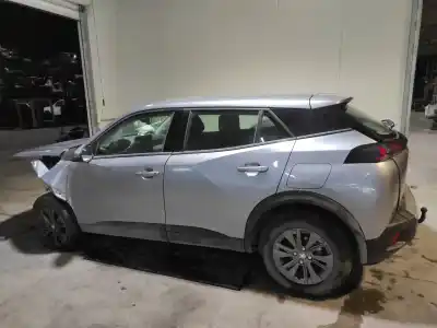 Véhicule à la ferraille peugeot 2008 (p1) active de l'année 2021 alimenté yhs
