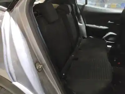 Véhicule à la ferraille peugeot 2008 (p1) active de l'année 2021 alimenté yhs