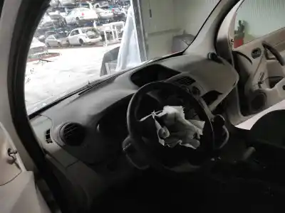 Здавання транспортного засобу renault kangoo (f/kc0) authentique року 2008 потужний  Здавання транспортного засобу renault kangoo (f/kc0) authentique року 2008 потужний