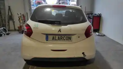 Veículo de Sucata PEUGEOT 208 Access do ano 2016 alimentado 8HR