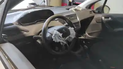 Vehicul casat peugeot 208 access al anului 2016 alimentat 8hr