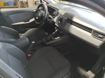 Veicolo di demolizione renault                                            clio v                                                                                                                                                                                                                                                     life                                                                                                                                                                                                                                                       dell'anno 2021 alimentato b4d419