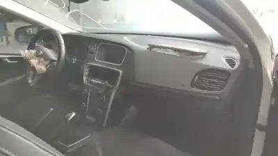 Veículo de Sucata volvo v40 kinetic do ano 2016 alimentado d4204t9