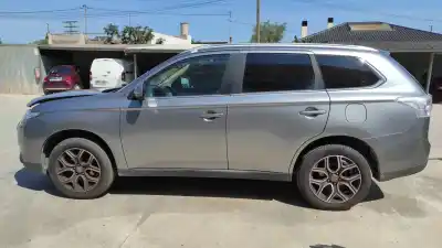 Sloopvoertuig mitsubishi outlander (gf0) motion 4wd van het jaar 2015 aangedreven 1000c812