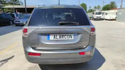 Sloopvoertuig mitsubishi outlander (gf0) motion 4wd van het jaar 2015 aangedreven 1000c812