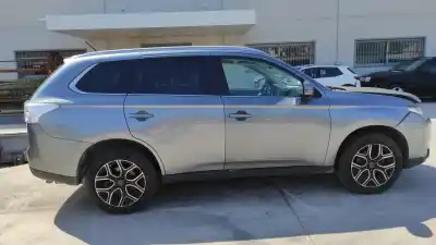 Sloopvoertuig mitsubishi outlander (gf0) motion 4wd van het jaar 2015 aangedreven 1000c812