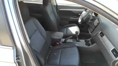 Sloopvoertuig mitsubishi outlander (gf0) motion 4wd van het jaar 2015 aangedreven 1000c812