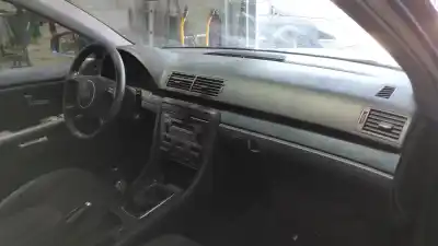 Veículo de Sucata audi a4 berlina (8e) 1.9 tdi (96kw) do ano 2004 alimentado avf