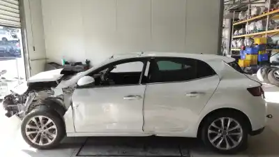 Sloopvoertuig renault megane iv berlina 5p experience van het jaar 2017 aangedreven h5f408