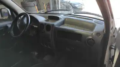 Veículo de Sucata peugeot partner (s2) combiespace do ano 2009 alimentado 9hw/9h02