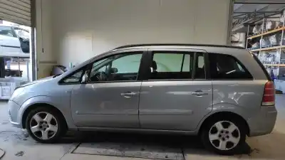 Veicolo di demolizione opel zafira b cosmo dell'anno 2006 alimentato z19dt