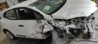 Veículo de Sucata renault clio v business do ano 2021 alimentado 