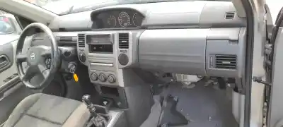 Scrapping Vehicle nissan x-trail (t30) comfort of the year 2004 powered 