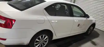 Здавання транспортного засобу skoda octavia combi (5e5) active року 2014 потужний clh