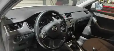 Здавання транспортного засобу skoda octavia combi (5e5) active року 2014 потужний clh