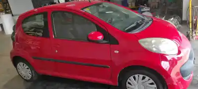 Véhicule à la ferraille citroen                                            c1                                                                                                                                                                                                                                                         sx                                                                                                                                                                                                                                                         de l'année 2006 alimenté d-8ht