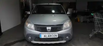 Véhicule à la ferraille DACIA SANDERO  de l'année 2010 alimenté K9K792