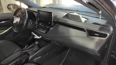 Vehicul casat toyota corolla (e21) hybrid active al anului 2022 alimentat 2zr