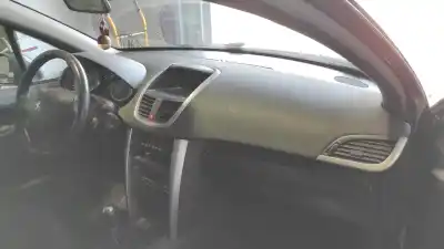 Veículo de Sucata peugeot 207 confort do ano 2007 alimentado 9hx