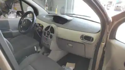 Vehicul casat renault modus fantasy al anului 2005 alimentat k4j770