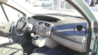 Vehicul casat renault scenic ii authentique al anului 2007 alimentat 