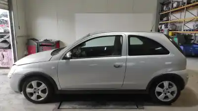 Veículo de Sucata opel corsa c blue line do ano 2005 alimentado z12xep
