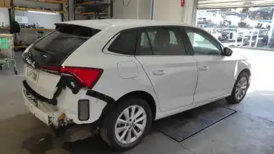 Здавання транспортного засобу skoda scala (nw) 1.0 tsi 95 cv / 70 kw року 2023 потужний 