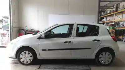 Veículo de Sucata renault clio iii business do ano 2010 alimentado d4f740