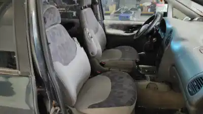 Veicolo di demolizione ford galaxy (vx) clx dell'anno 1996 alimentato 1z